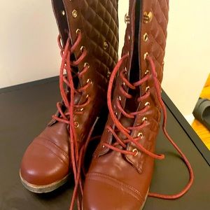 Combat boots burgundy winter, used